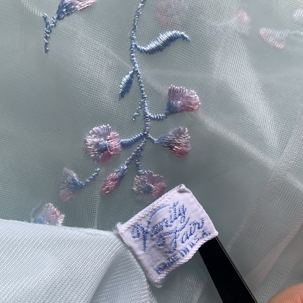 Vintage Vanity Fair Pale Blue Nylon Sheer Short Nightgown Sz S - Picture 6 of 8